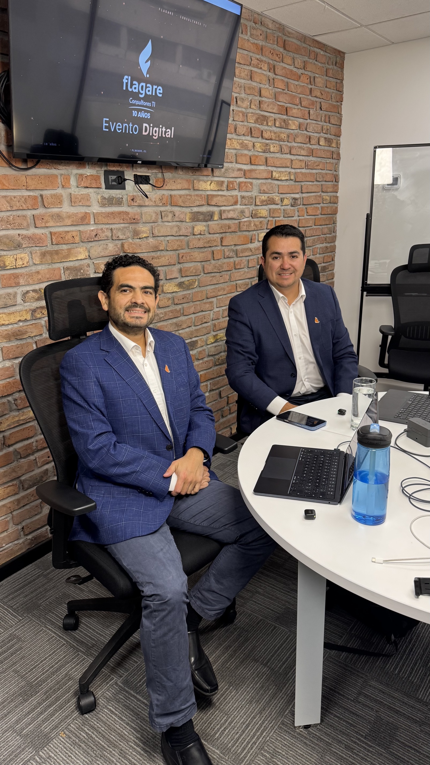 Equipo de Flagare presentando el evento AI Strategy
