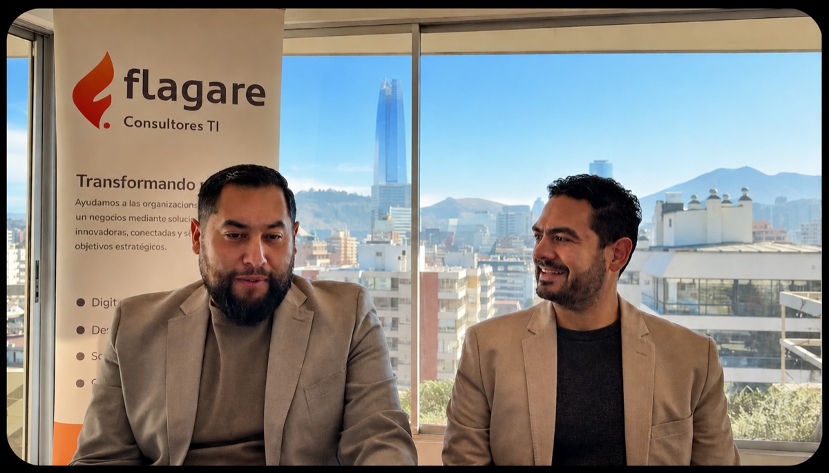 Gabriel Gómez y equipo Flagare conversando durante el webinar